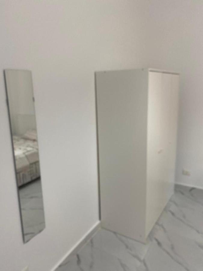 Apartment شقه فندقيه 3 غرف حمامين و مطبخ و حديقه خاصه امام الجامعه الامريكيه و مول Point 90 *